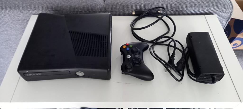 Xbox360 rgh3 met 250gb hdd, controller en voeding, Spelcomputers en Games, Spelcomputers | Xbox 360, 360 S, Ophalen of Verzenden
