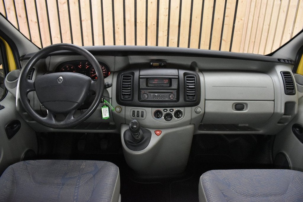 Renault Trafic 1.9 dCi L1H1 Rolstoel Bus 1e eig. Airco Trekh, Auto's, Bestelauto's, Gebruikt, Startonderbreker, 4 cilinders, Renault