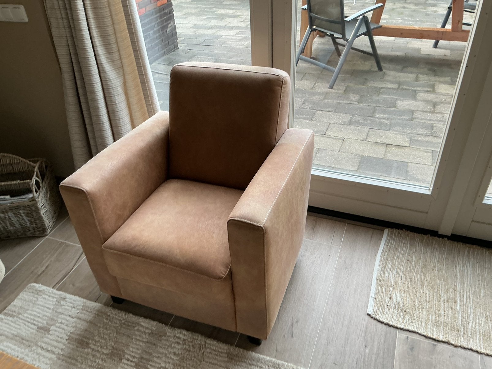 Grote stoel bruin 25 euro, Huis en Inrichting, Ophalen, Overige materialen, Gebruikt, 75 tot 100 cm