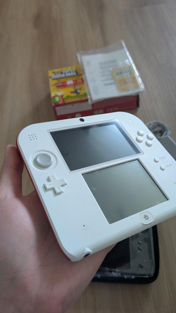 Nintendo 2DS Wit/Rood met New Super Mario Bros. 2, Spelcomputers en Games, Wit, 2DS, Ophalen of Verzenden, Zo goed als nieuw