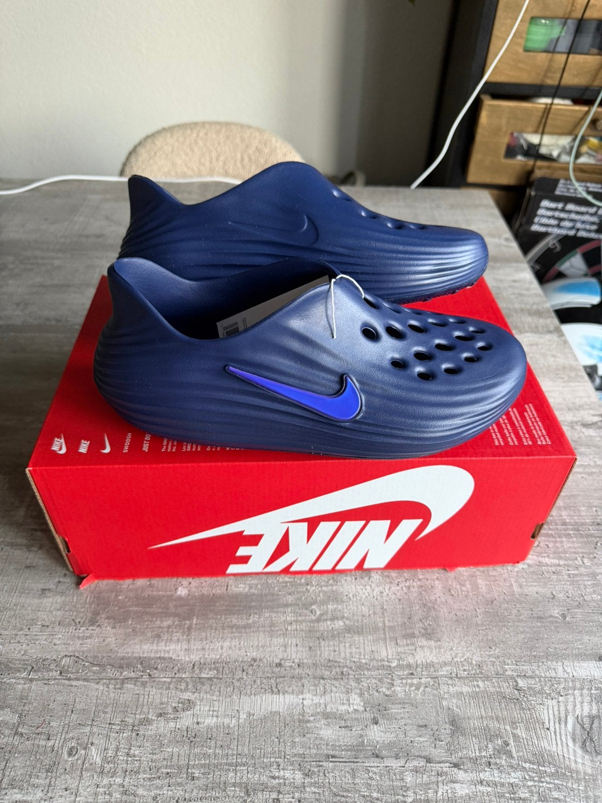 Nieuw paar nike react rejuven 8 in maat 42,5 (42.5), Slippers, Overige kleuren, Nieuw, Ophalen of Verzenden