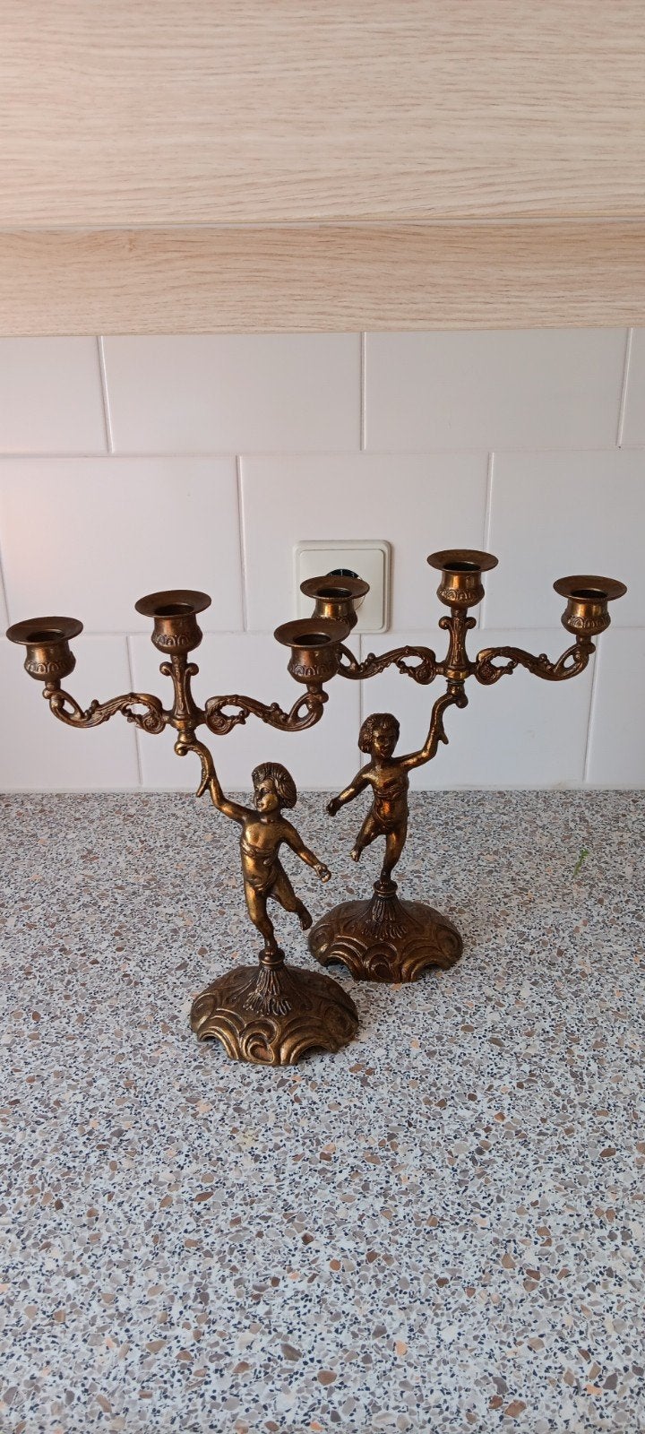 Antieke bronzen kandelaars met cherubijnen (set van 2), Ophalen, Koper of Brons