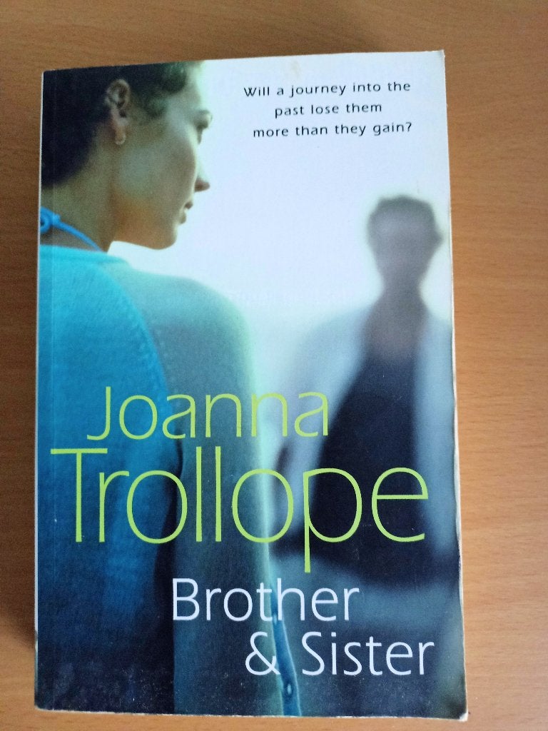 Joanna Trollope — Brother & Sister, Ophalen of Verzenden, Gelezen, Joanna Trollope
