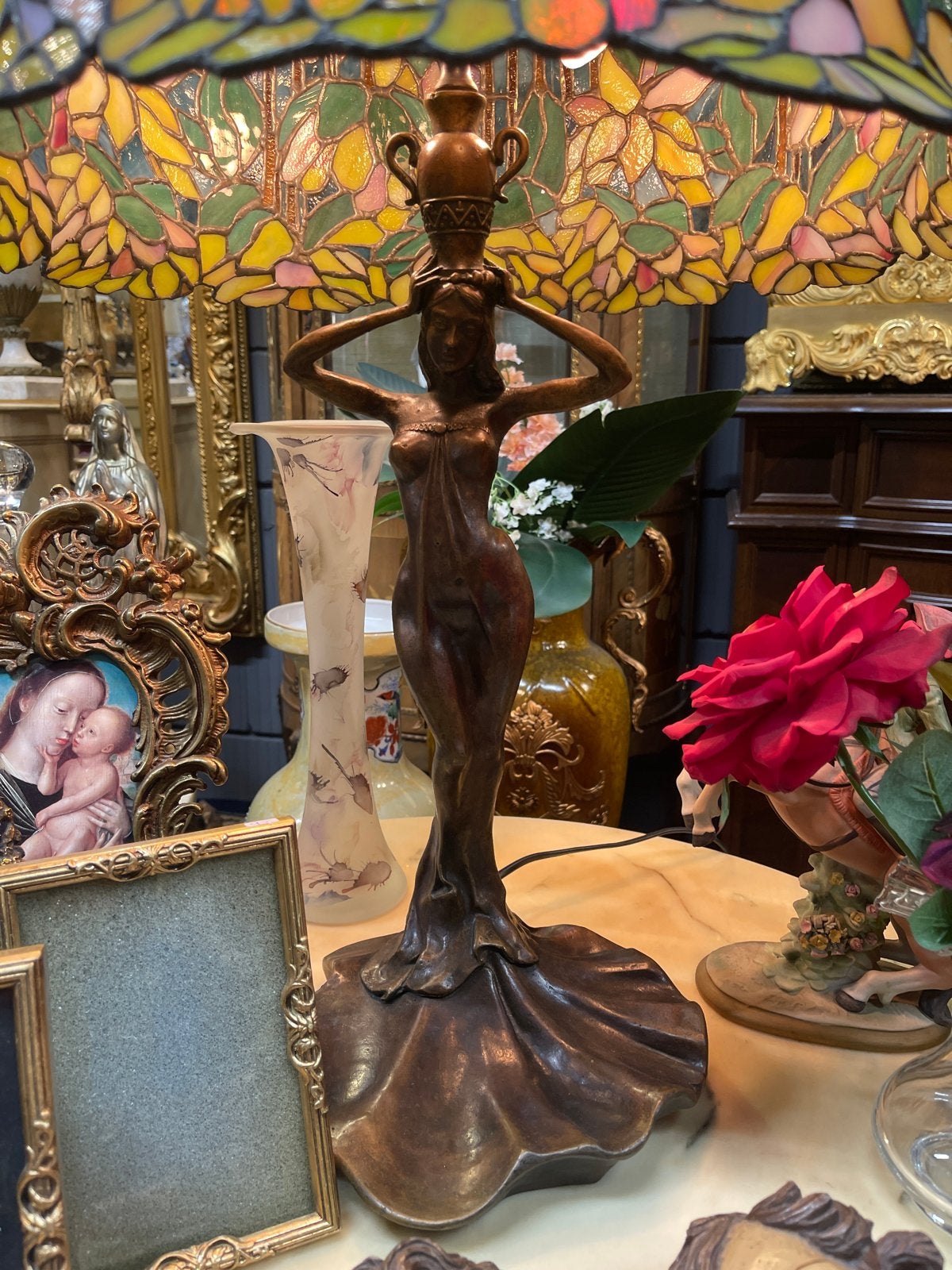 Prachtige Tiffany lamp met bronzen beeldvoet, Antiek en Kunst, Antiek | Lampen, Ophalen of Verzenden