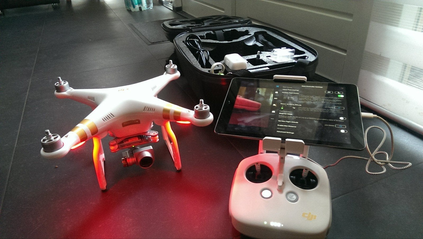 DJI Phantom 3 Pro + 2 Accus + Backpack, Gebruikt, 1 tot 5 kilometer, 900 gram tot 4 kilo, Extra accu('s)