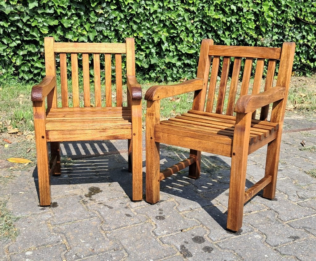 2 Teakhouten kleine kinderstoelen Kees Smit, Ophalen, Gebruikt