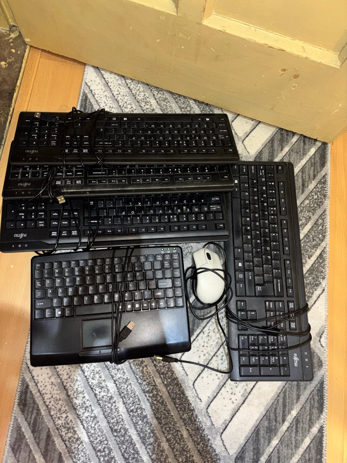 Fujitsu Toetsenborden en Muis - Diverse Modellen, Computers en Software, Ophalen, Gebruikt, Qwerty, Numeriek gedeelte
