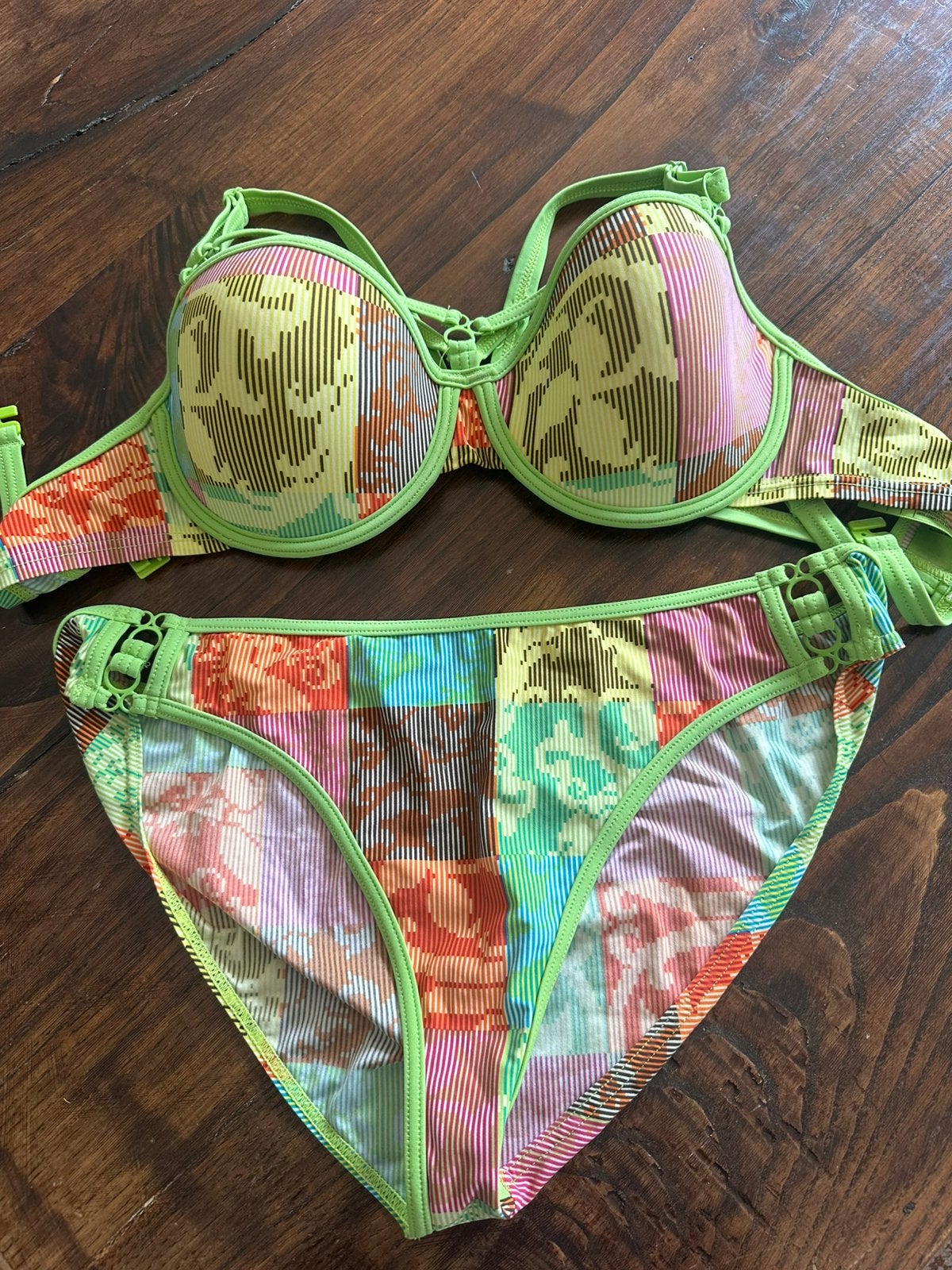 Marlies Dekkers bikini maat L en 80C, Kleding | Dames, Badmode en Zwemkleding, Ophalen of Verzenden, Gedragen, Groen, Bikini
