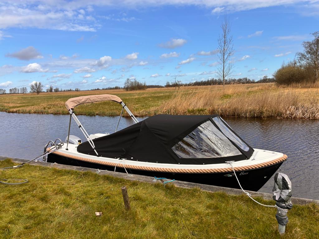 Zeer nette sloep Valory 555 met Trailer, Honda 20pk met trim, Ophalen, Trailer