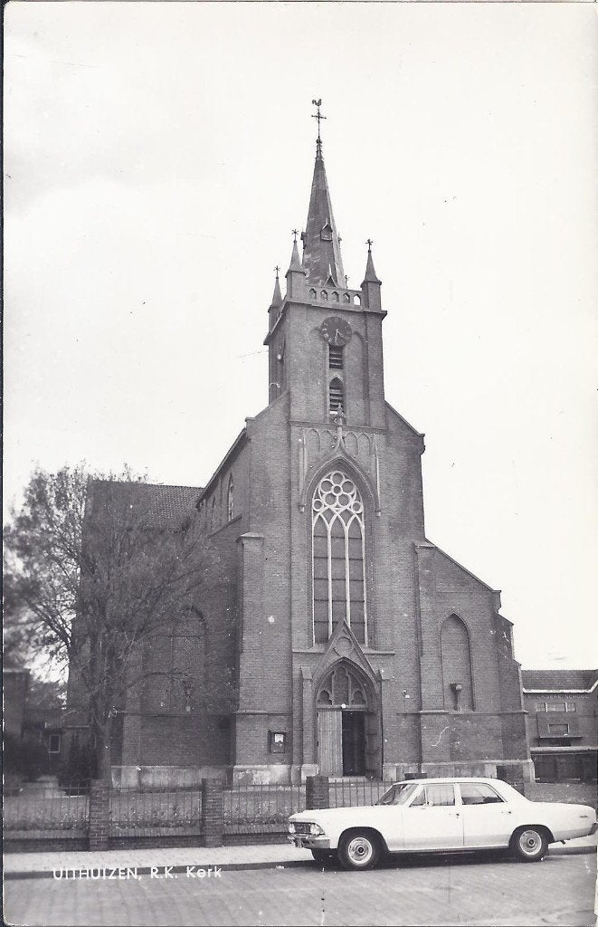Uithuizen R K Kerk Oude Ongelopen Ansichtkaart ( A1340 ), Verzamelen, Ophalen of Verzenden, 1960 tot 1980, Ongelopen