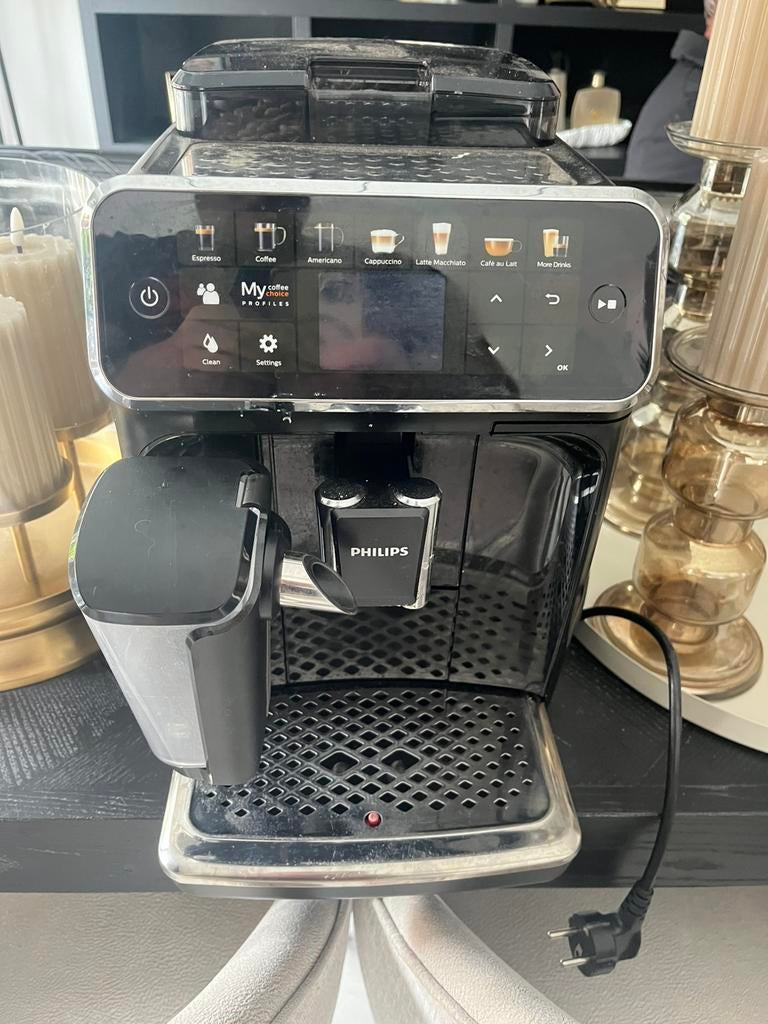 Philips EP5441/50 - Lekt water tijdens zetten, Witgoed en Apparatuur, Koffiezetapparaten, Ophalen, Zo goed als nieuw, Koffiemachine