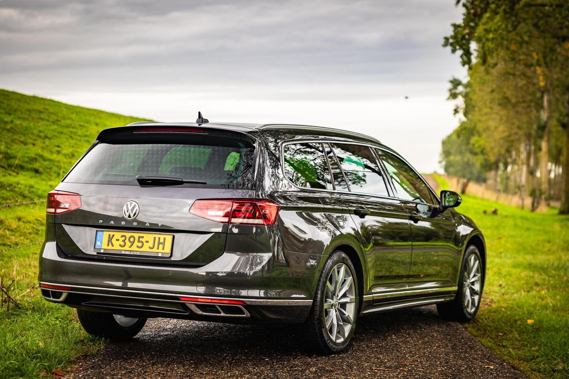 Volkswagen Passat Variant 2.0 TDI Elegance Business R, Auto's, Gebruikt, Euro 6, Diesel, 1500 kg