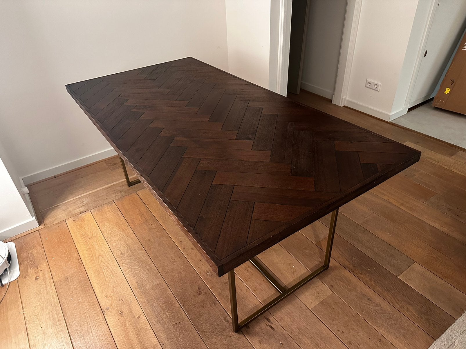 Dutchbone Herringbone Solid Wood Table, Perfect Condition, Huis en Inrichting, Tafels | Eettafels, Zo goed als nieuw, 50 tot 100 cm