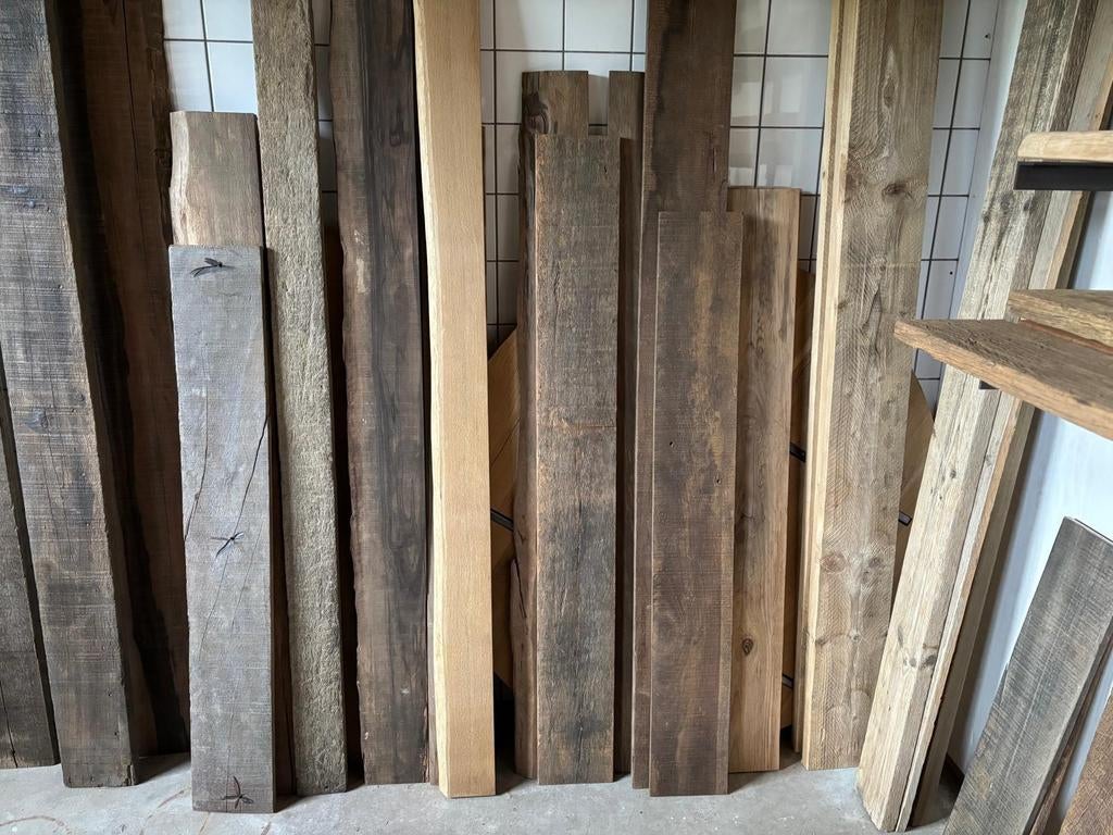 Stoere wandplanken van gebruikt hout + metalen dragers, Ophalen