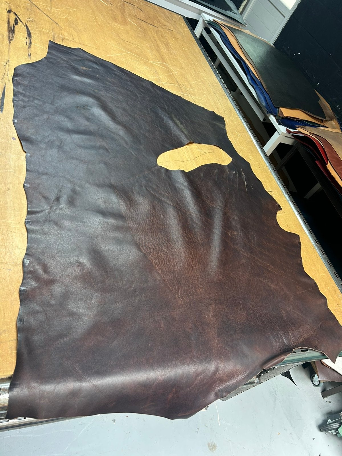 Cognac bruin patina leer lap 1,5mm dik soepel & glad A-446, Bruin, Leer of Kunstleer, Ophalen of Verzenden, 30 tot 120 cm