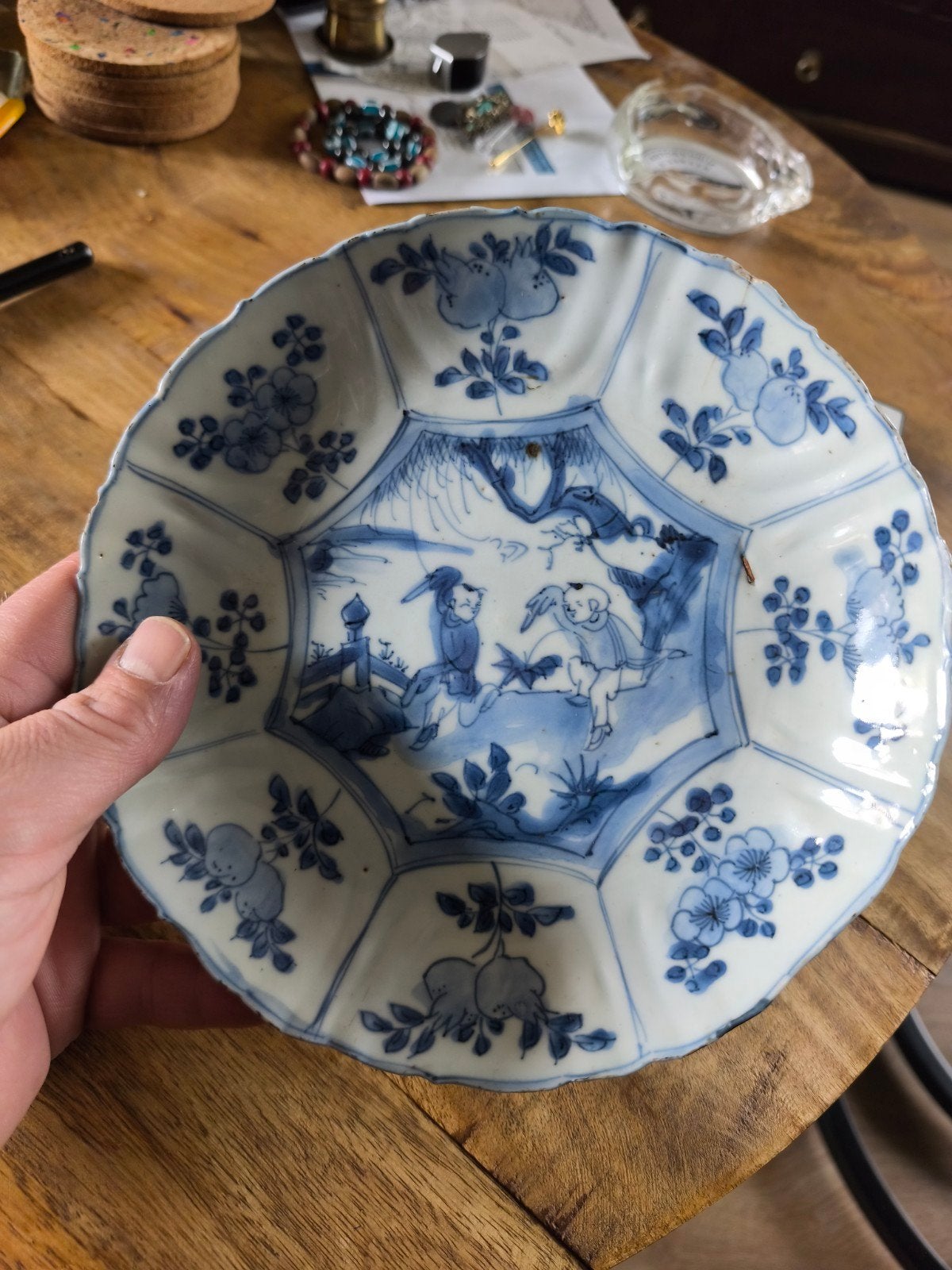 Zeldzaam Ming Wanli Porseleinen Bord met Zotjes, 17e Eeuw, Antiek en Kunst, Ophalen of Verzenden