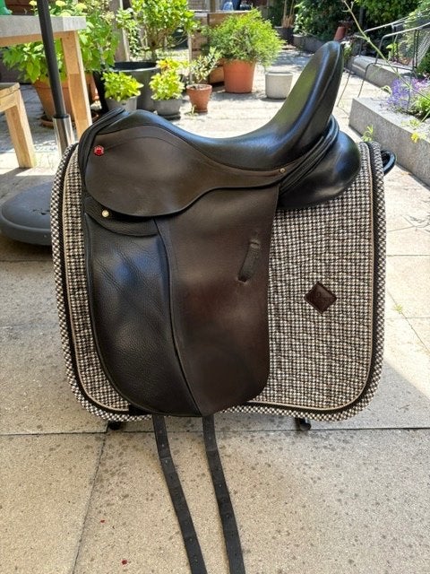 Dressuurzadel Albion SLK 17 inch, Ophalen, Gebruikt, Dressuur