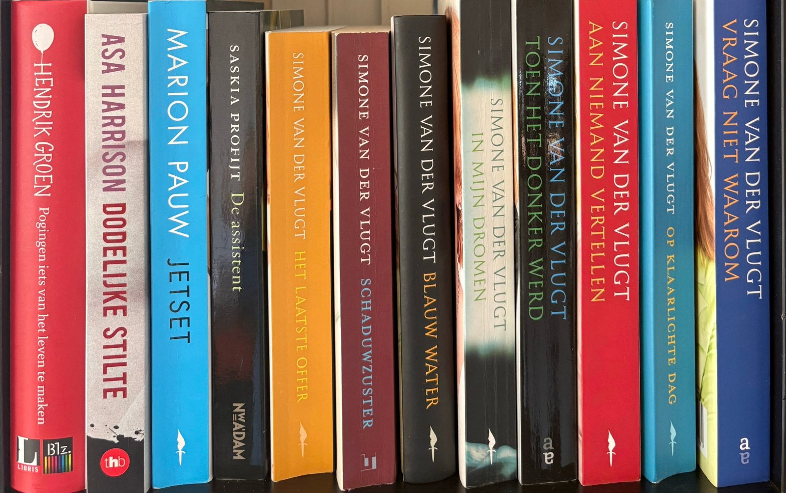 Pakket thrillers o.a. Simone van der Vlugt, Ophalen of Verzenden, Gelezen, Verschillende onderwerpen