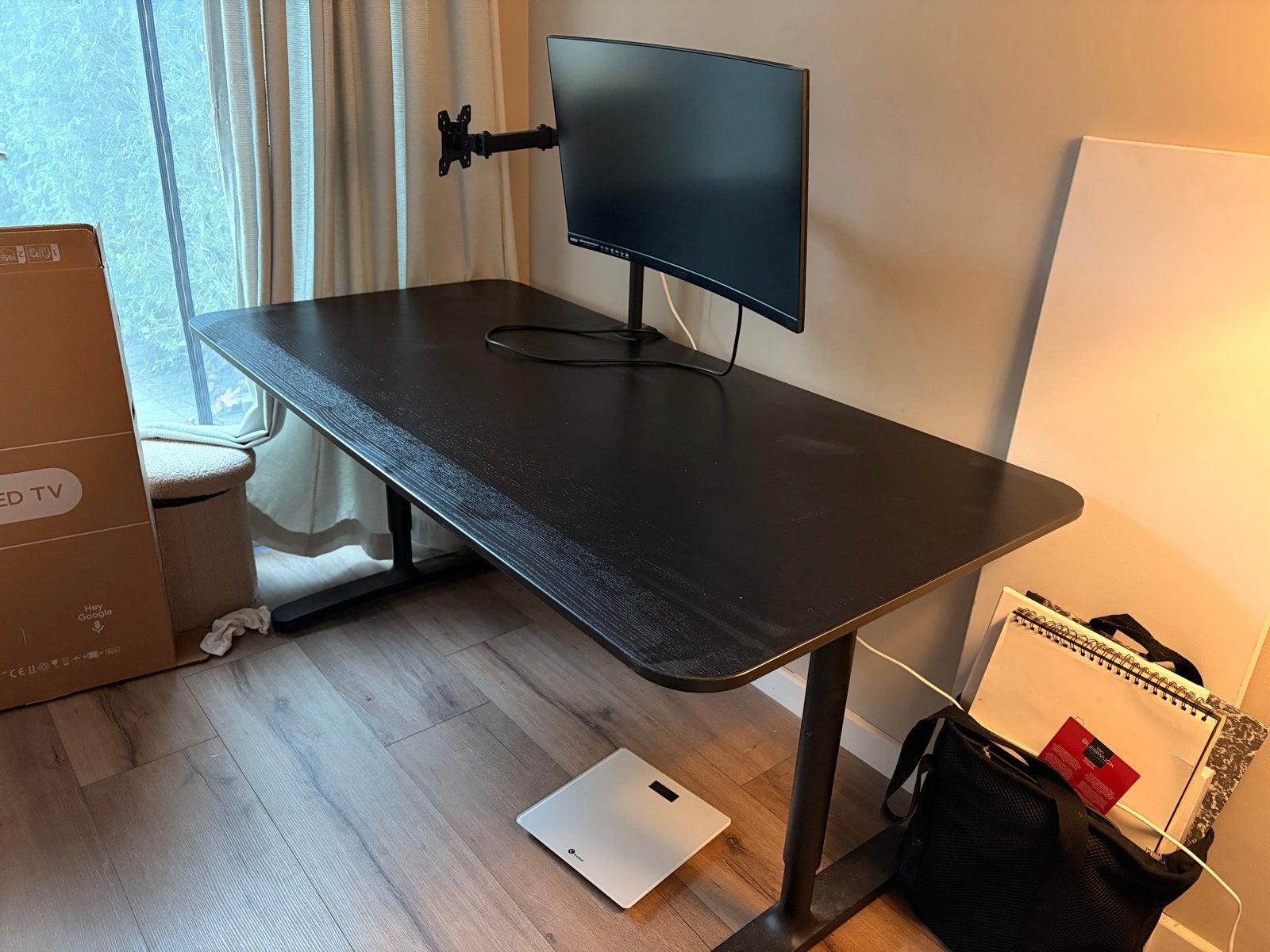 IKEA Bekant bureau met MSI scherm en dual monitor arm, IPS, Onbekend, 60 Hz of minder, Ophalen