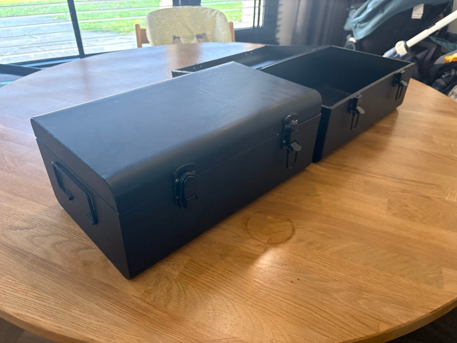 Set van 2 zwarte opbergkisten, Ophalen, Gebruikt, 50 tot 100 cm, Metaal
