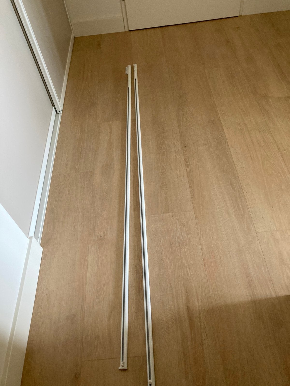 Gordijnrails: 1x 2 mt en 1x 1.90 cm, Huis en Inrichting, Ophalen of Verzenden, Zo goed als nieuw
