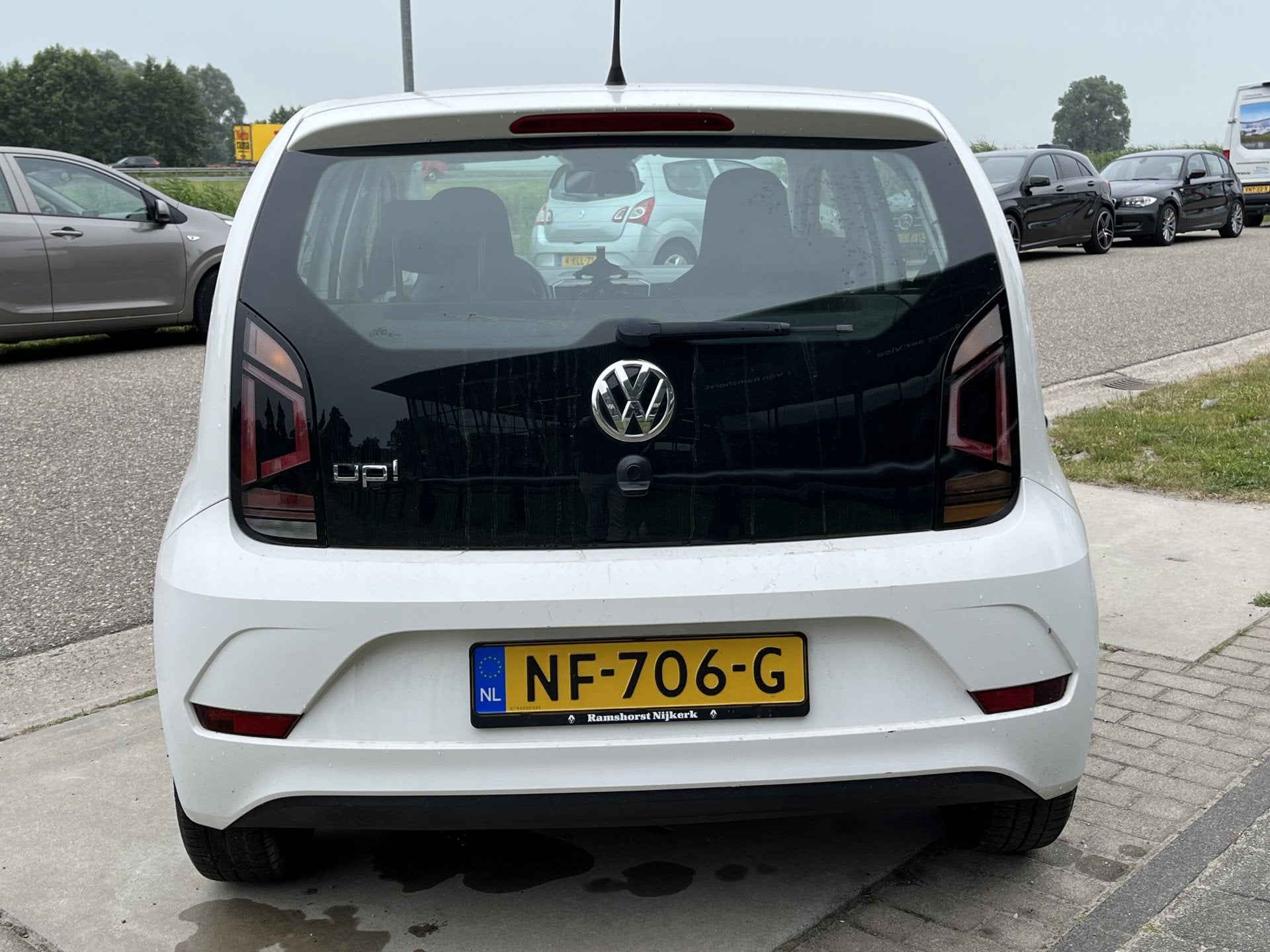 Volkswagen up! 1.0 BMT move up! (bj 2017), Auto's, Voorwielaandrijving, 12 maanden, Stof, Gebruikt