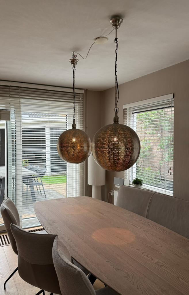 Foto 3 van Set van 2 Oosterse Hanglampen - Metaal met gaatjespatroon