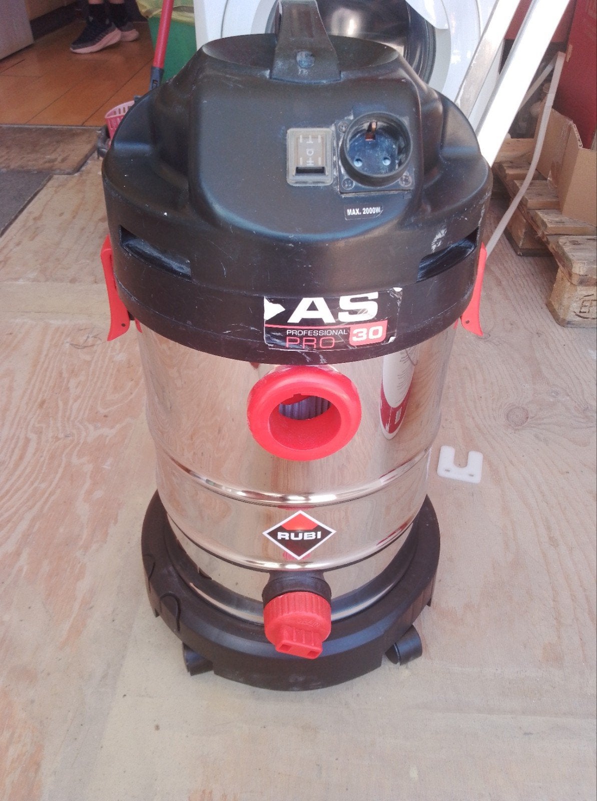 Rubi Bouw stofzuiger, Ophalen, Zo goed als nieuw, Stofzak, 1200 tot 1600 watt