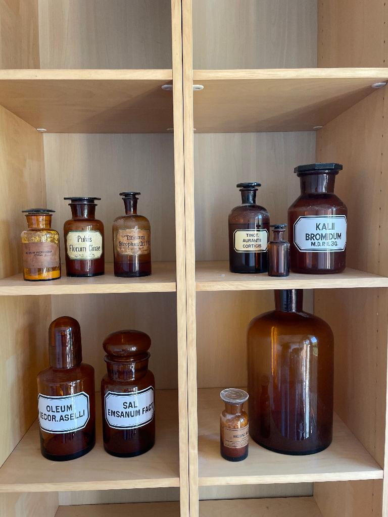 Apothekers potten, Ophalen