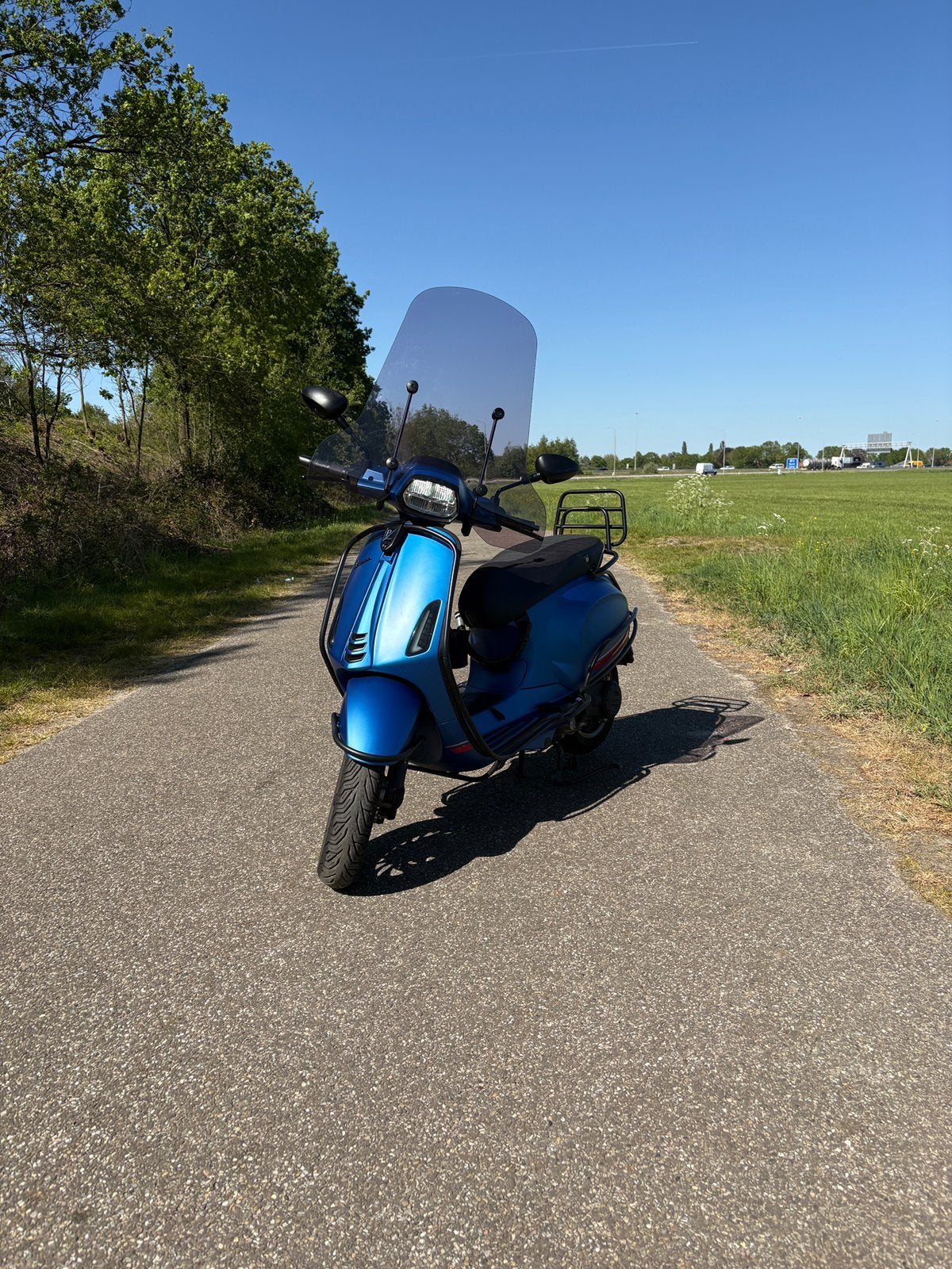 Vespa sprint 80cc, Fietsen en Brommers, Scooters | Vespa, Ophalen, Zo goed als nieuw, Benzine