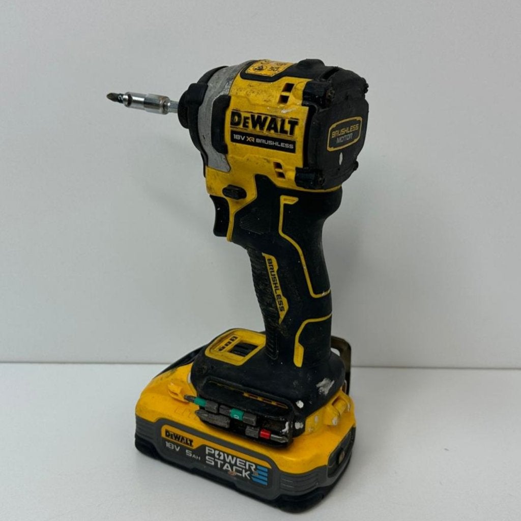Foto 2 van Dewalt DCF850 Slagschoevendraaier 18V+ 5.0Ah accu | gebruikt