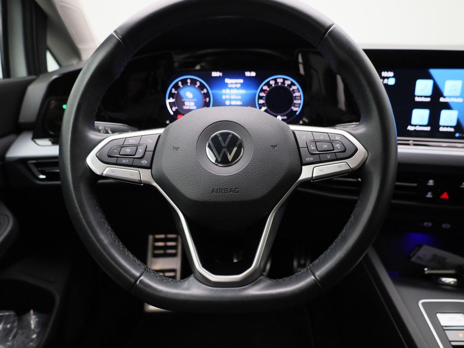 Volkswagen Golf 1.0 eTSI Life | Automaat | Panorama dak | Vi, 12 maanden, Stof, Gebruikt, Wit
