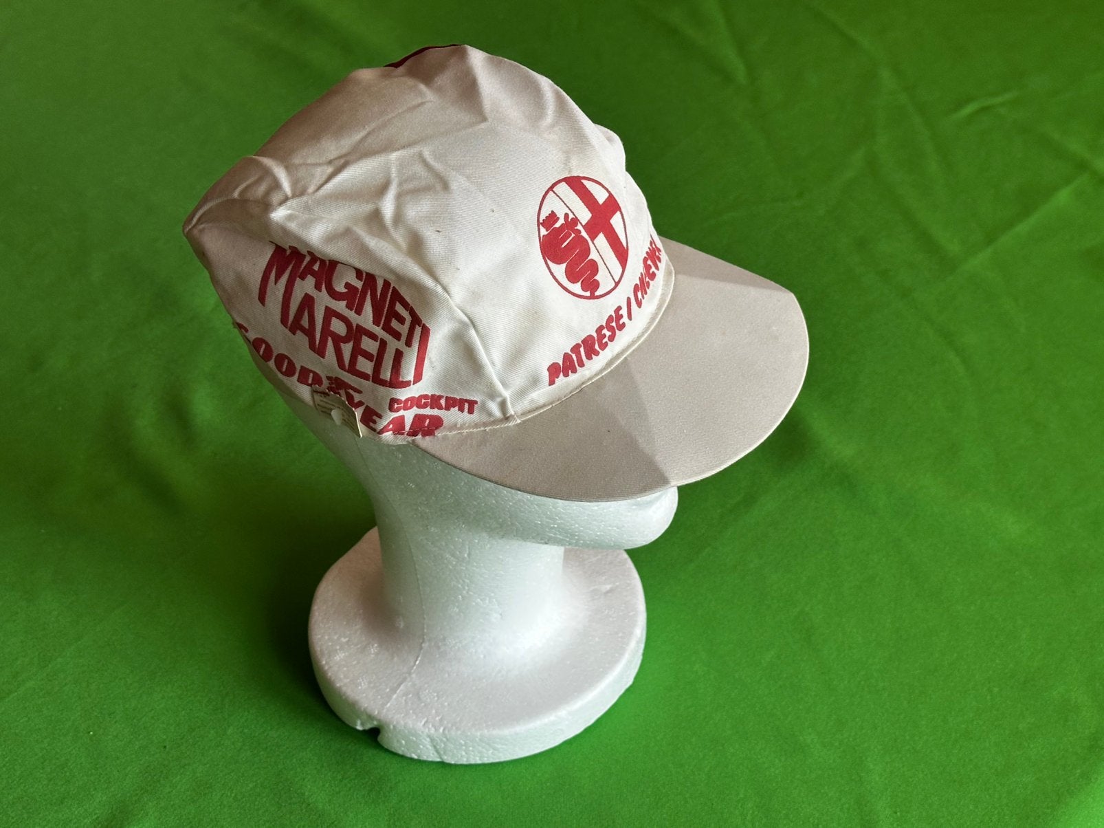 Alfa Romeo F1 pet 1984-85. Patrese&Cheever. Zeer zeldzaam!!, Ophalen of Verzenden, Zo goed als nieuw, Formule 1