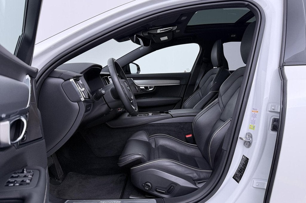 Volvo V90 T6 Plug-in hybrid Ultimate Dark | Panoramadak | 36, Automaat, 4 cilinders, 1969 cc, 180 min