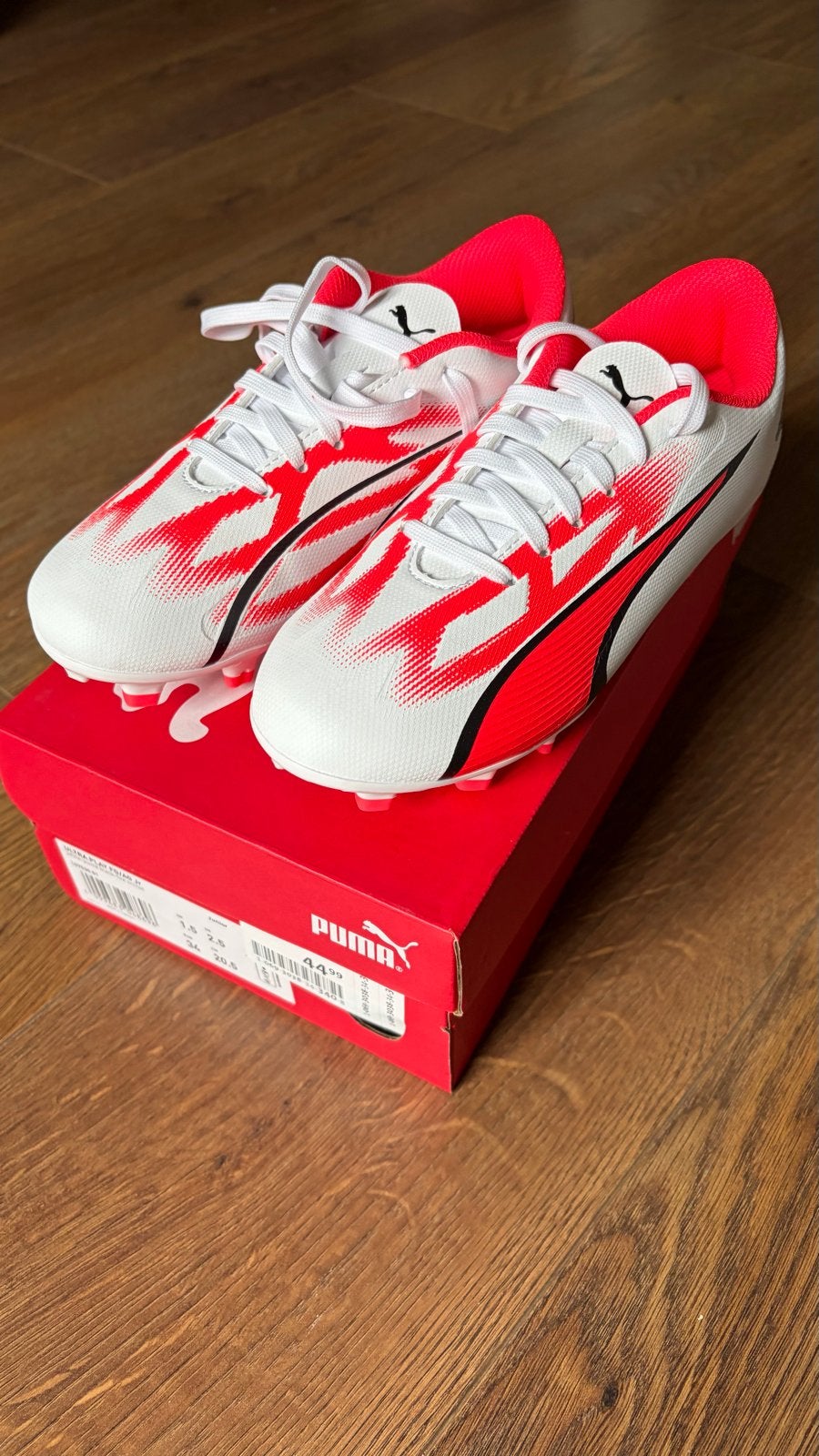 Nieuwe Puma Ultra Play F9/FG/AG JR voetbalschoenen maat 34, Sport en Fitness, Ophalen of Verzenden, Nieuw, Schoenen