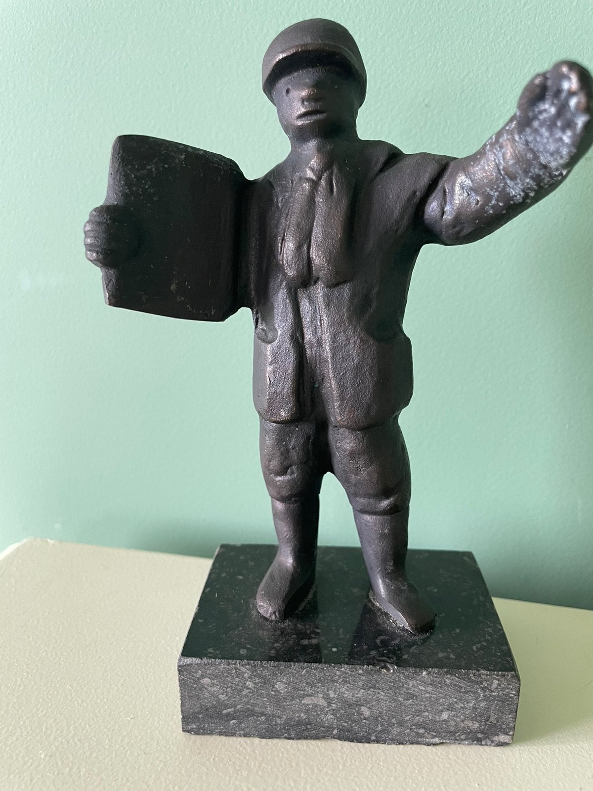 Bronzen beeldje ‘Opzichter’ (1998) - Marlies Noordkamp NL, Antiek en Kunst, Kunst | Designobjecten, Beeld, Ophalen of Verzenden