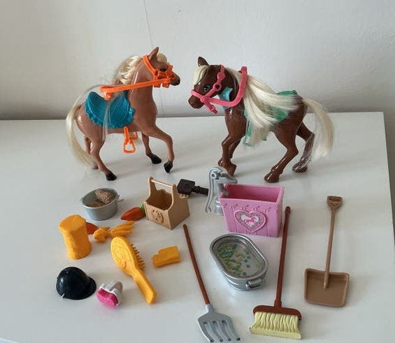 Barbie Paardjes  vintage  Verzorgingsset, Ophalen of Verzenden, Zo goed als nieuw, Meisje