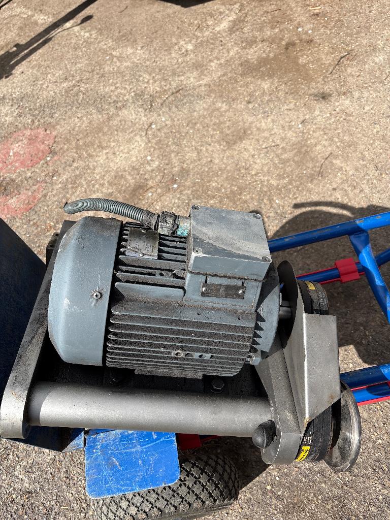 Elektromotor 380V 9A 2835 rpm, Ophalen, Gebruikt, Elektromotor, 1800 rpm of meer