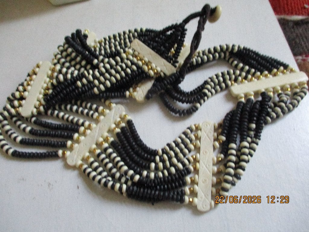 ketting of ceuntuur van benen kralen, 85 cm lang., Ophalen of Verzenden, Gebruikt, Beige, Overige materialen