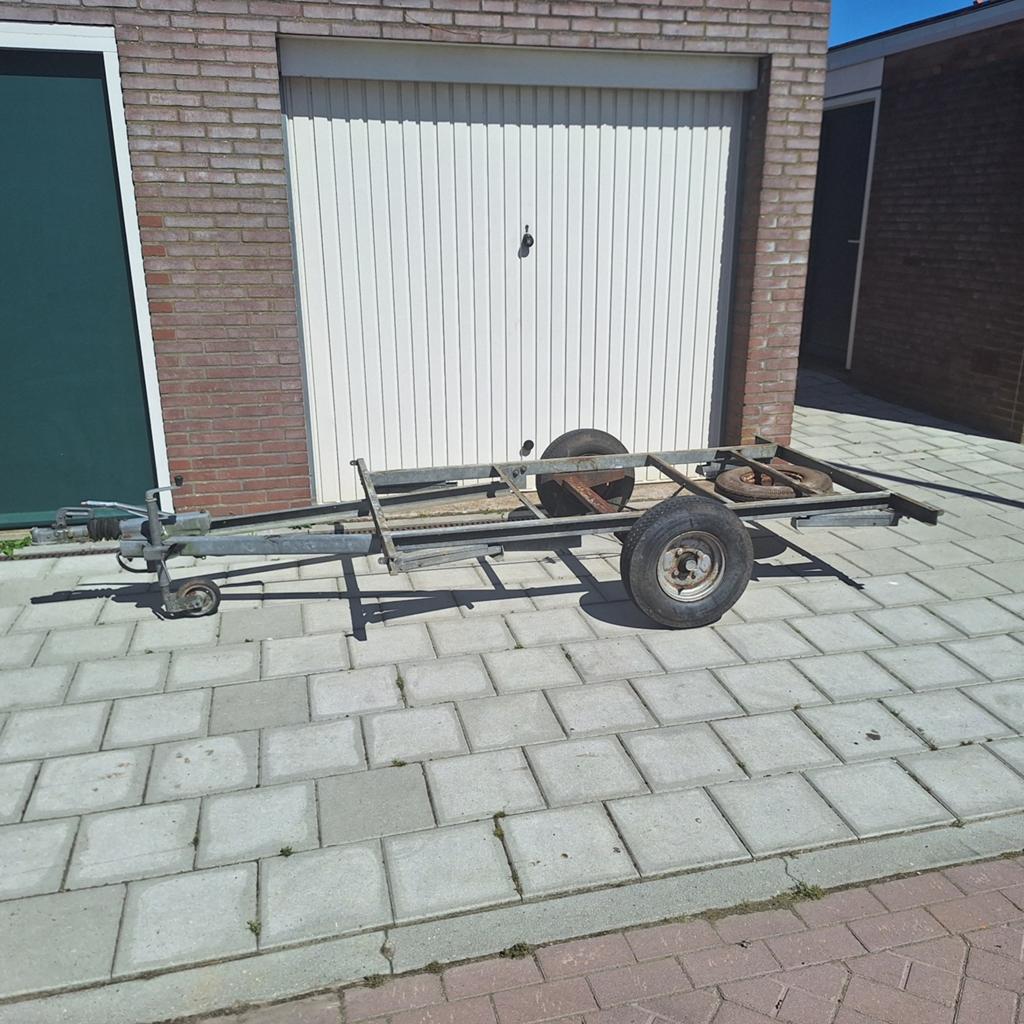 Te koop geremd aanhangeronderstel met Alko 650kg as, Ophalen of Verzenden, Gebruikt