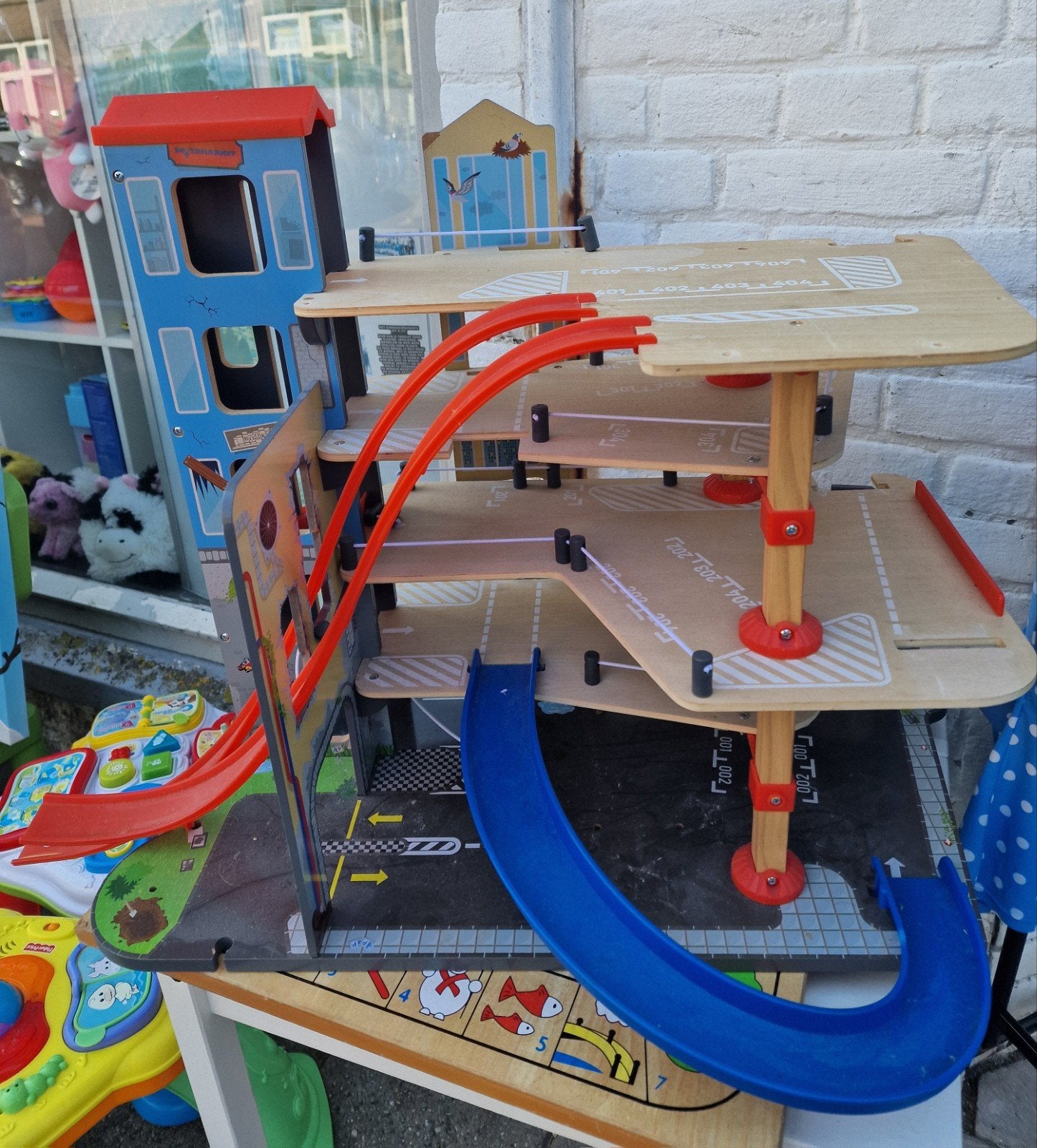 Houten speelgoedgarage met meerdere verdiepingen, Ophalen, Gebruikt