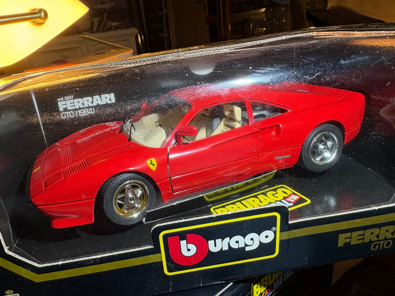 Ferrari. GTO.  1984.        Burago., Hobby en Vrije tijd, Ophalen of Verzenden, Zo goed als nieuw, Bburago