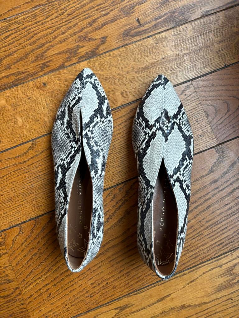 Pedro Miralles instappers maat 38 - Slangenprint, Kleding | Dames, Schoenen, Ophalen, Zo goed als nieuw, Overige kleuren, Instappers