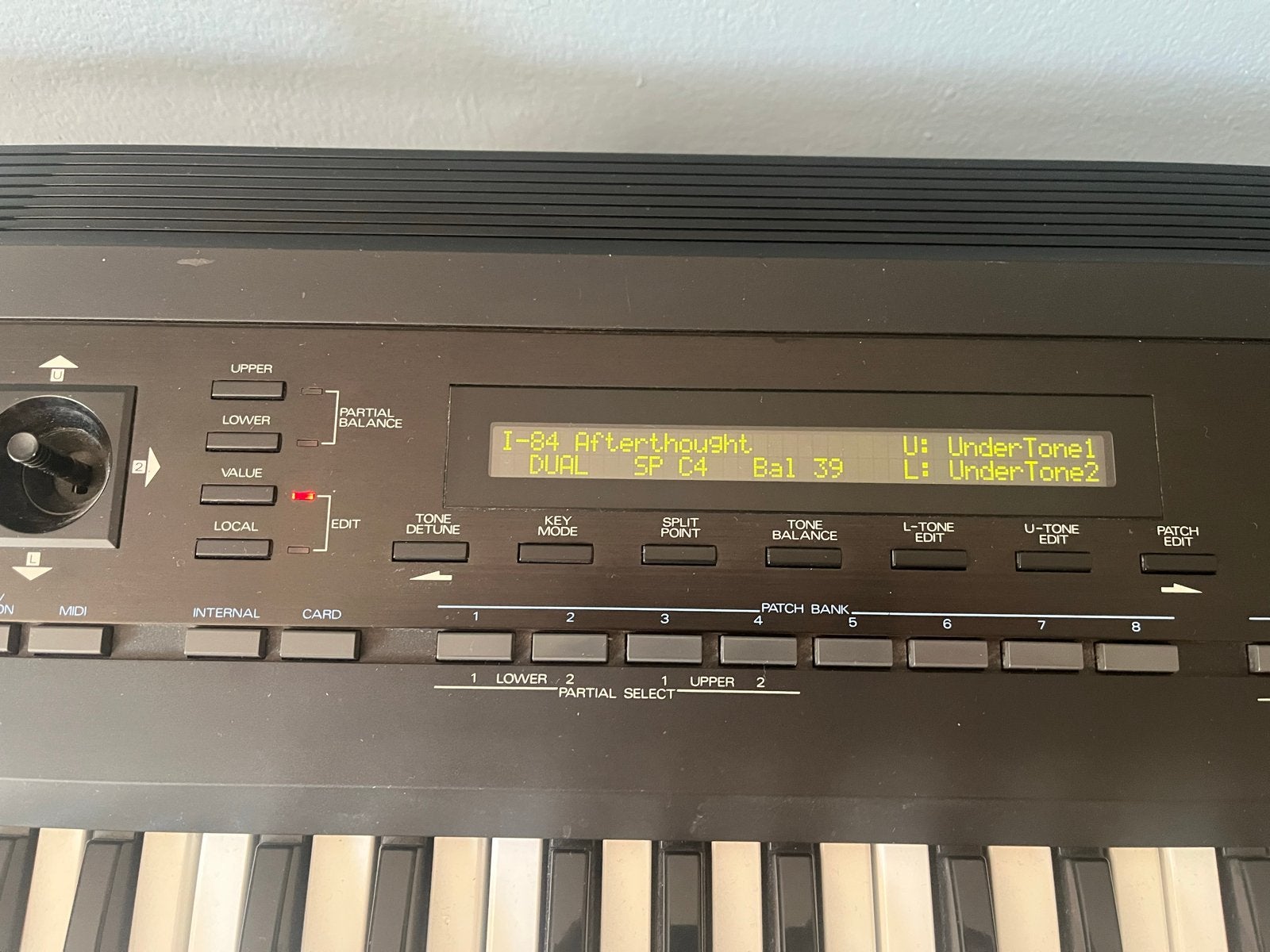 Roland D-50 Linear Synthesizer met geheugenkaart, Muziek en Instrumenten, Synthesizers, Roland, Ophalen of Verzenden, Met midi-aansluiting