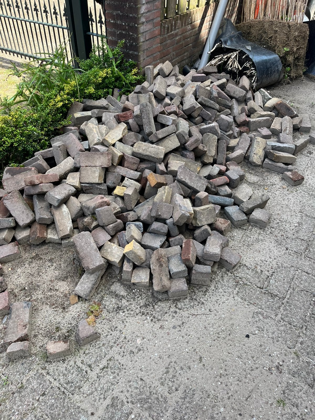 Waaltjes, Ophalen, Gebruikt, Beton, Klinkers