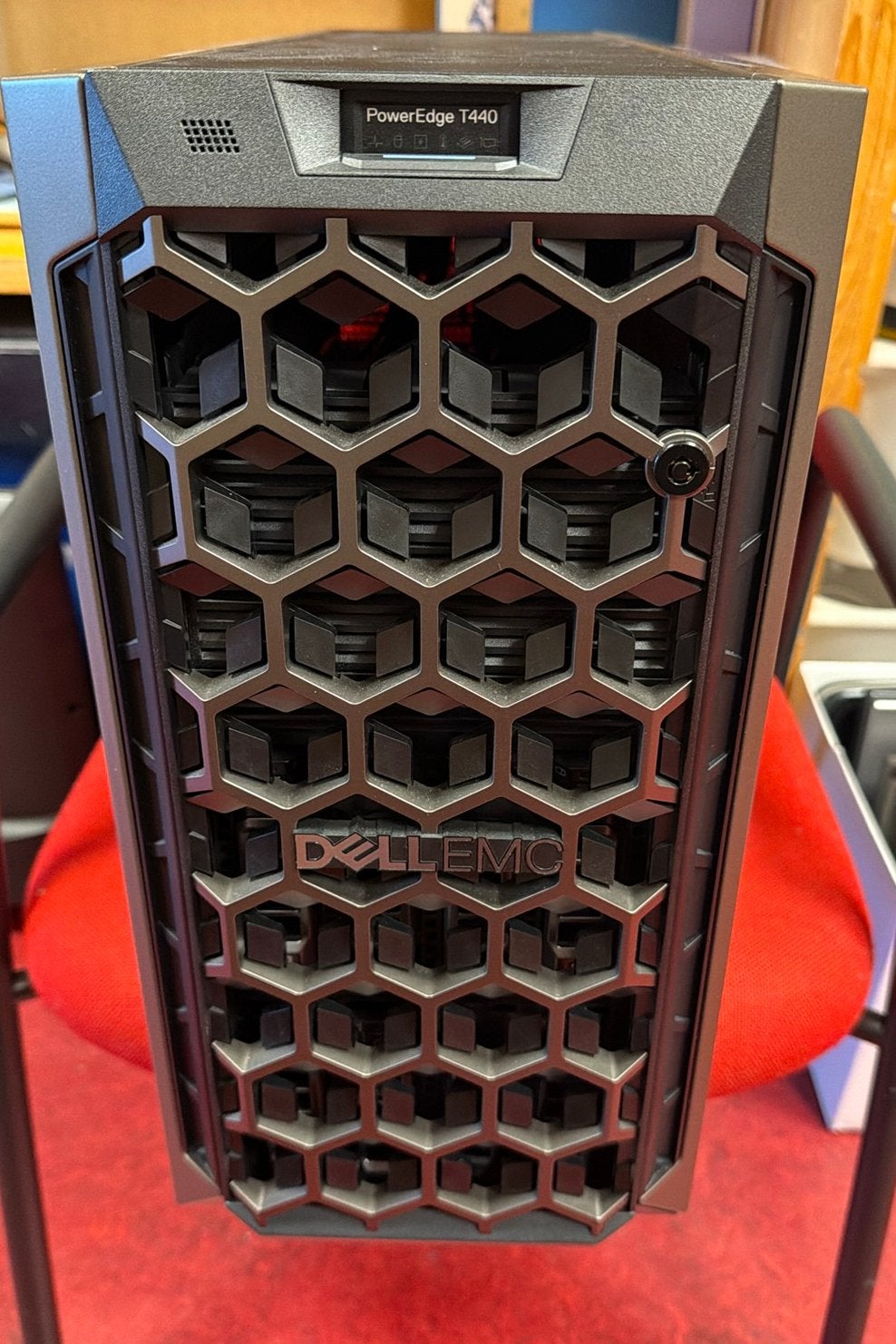dell poweredge t440 xeon silver 16gb, Computers en Software, Servers, Ophalen, Zo goed als nieuw, 2 tot 3 Ghz