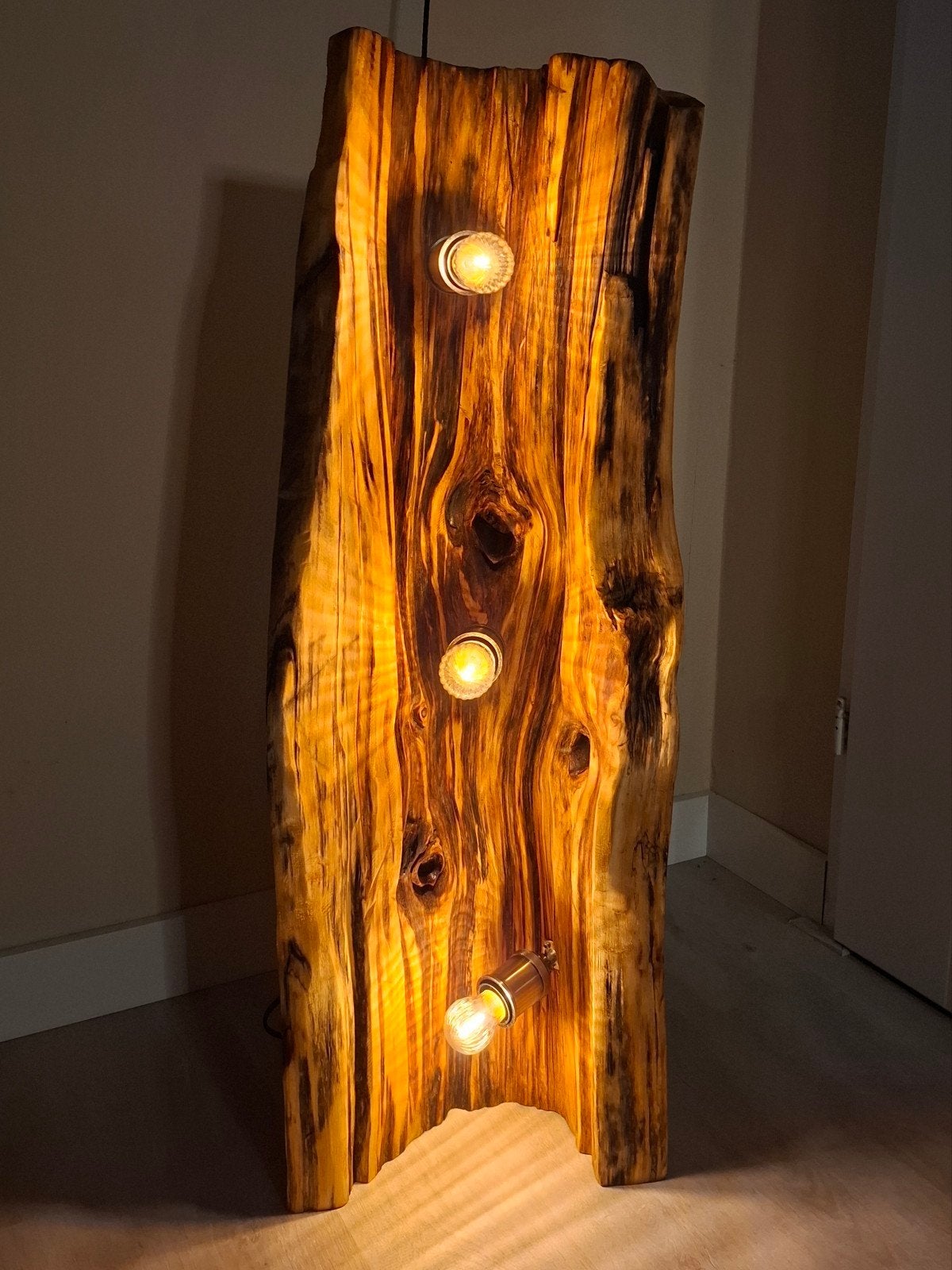 Unieke houten vloerlamp – 93 cm hoog, Ophalen, Nieuw, E27 (groot), Minder dan 100 cm