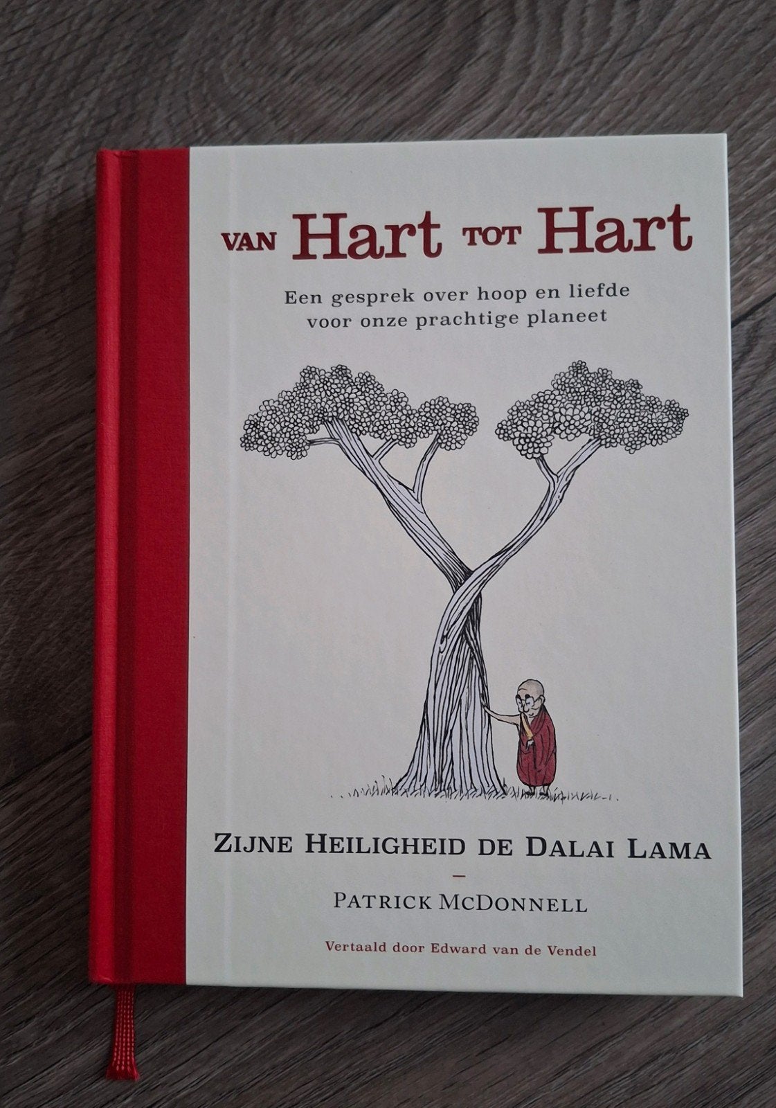 Van Hart tot Hart - Dalai Lama & P. McDonnell Hardcover, Boeken, Ophalen of Verzenden, Zo goed als nieuw, Nederland, Zijne Heiligheid de Dalai Lama, Patrick McDonnell