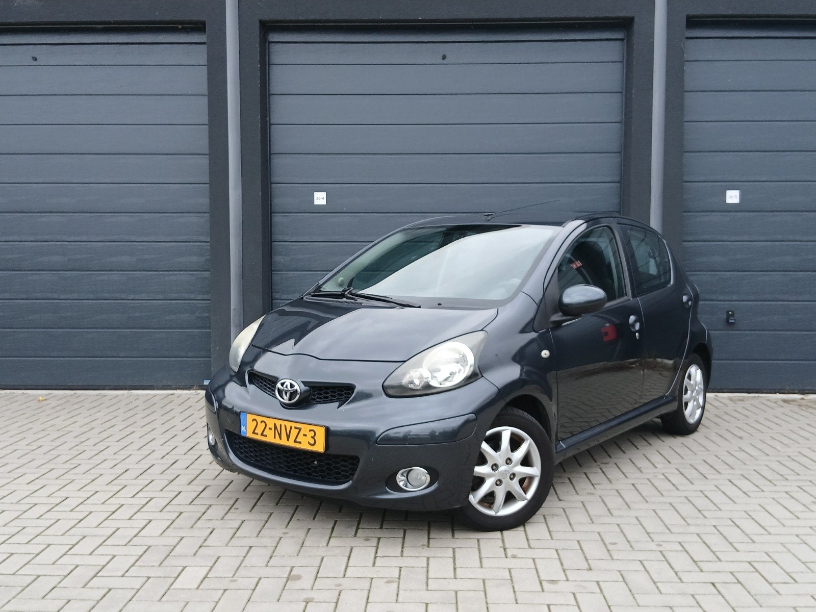 Toyota Aygo 1.0 12V 5DRS 12-2010 Dealerondh., Voorwielaandrijving, Dealer onderhouden, Zwart, 4 stoelen