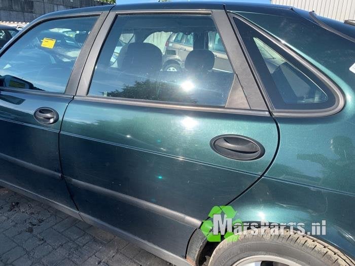 Portier 4Deurs links-achter van een Saab 900
